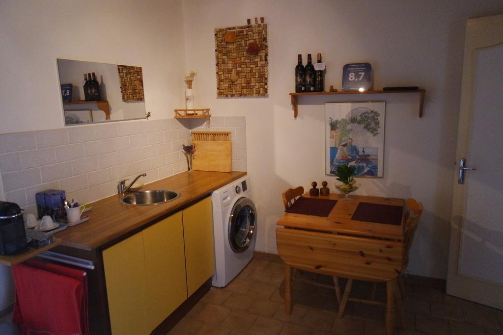 Le Balcon Des Jasses Bed & Breakfast Espere Bagian luar foto